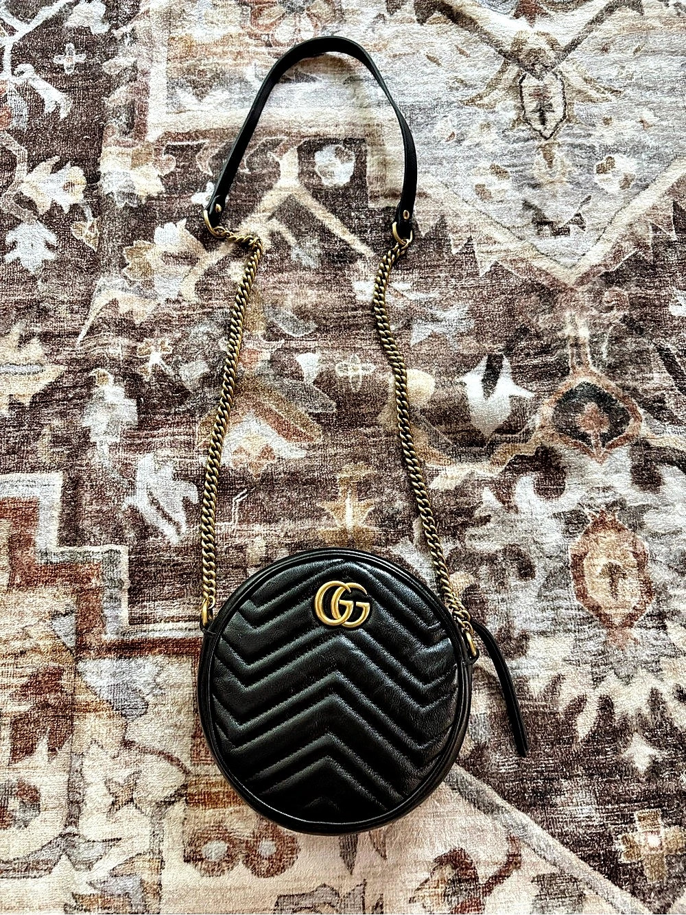 Gucci GG Marmont Matelassé Mini Round Bag Black